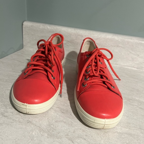 Ecco walking shoes size 6, EUC - Picture 2 of 9